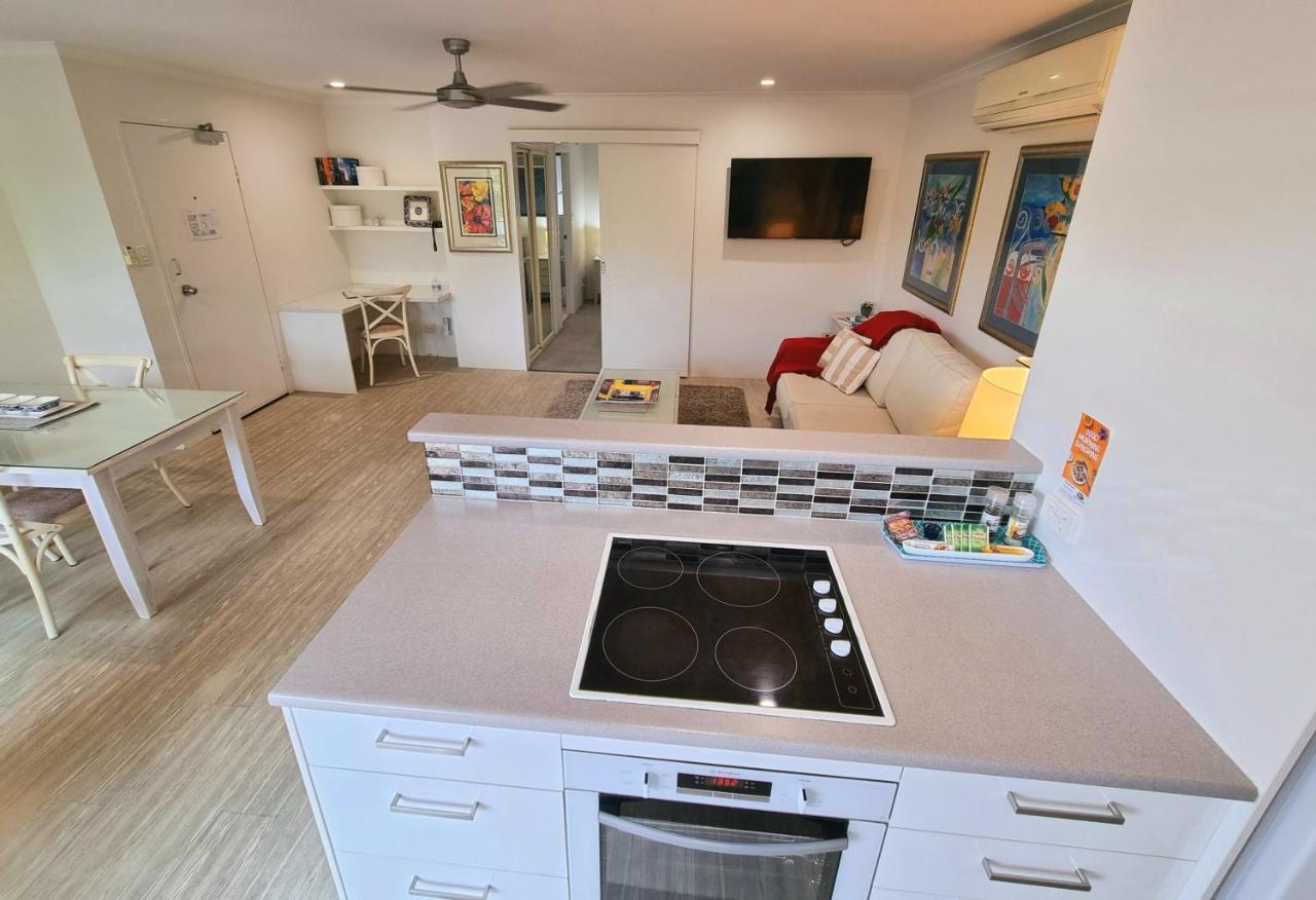 Noosa River Retreat Apartments - Perfect For Couples & Business Travel Noosaville Exterior foto